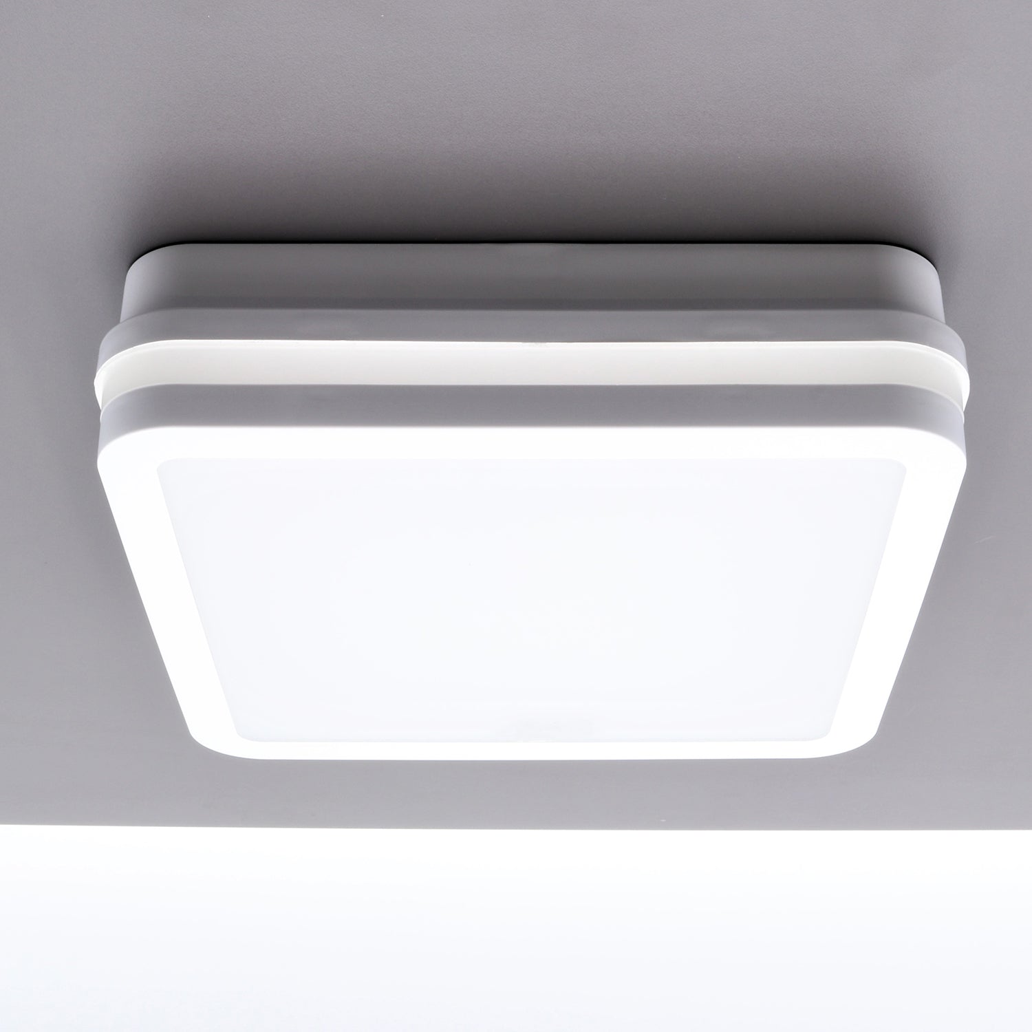 Applique et plafonnier LED carré blanc 18W blanc neutre IP54 230V