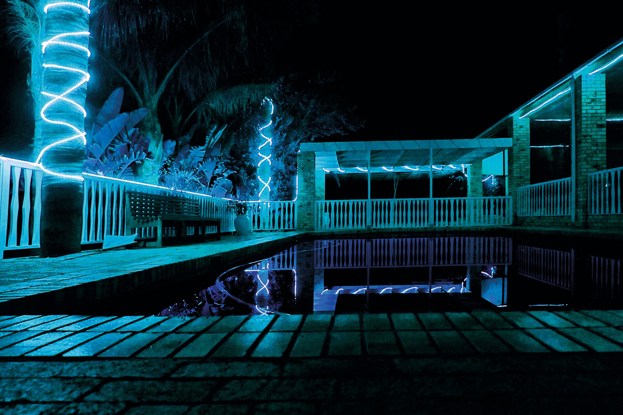 LED Lichtschlauch IP65 – 15/30/50 m, warmweiß, neutralweiß, kaltweiß, RGB, UV-beständig - GIVRO