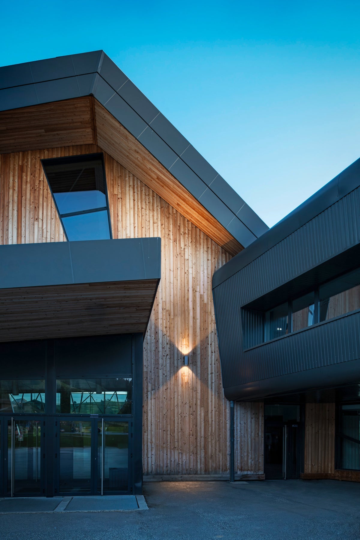 SLV THEO PRO L Anwendungsfoto Außenfassade